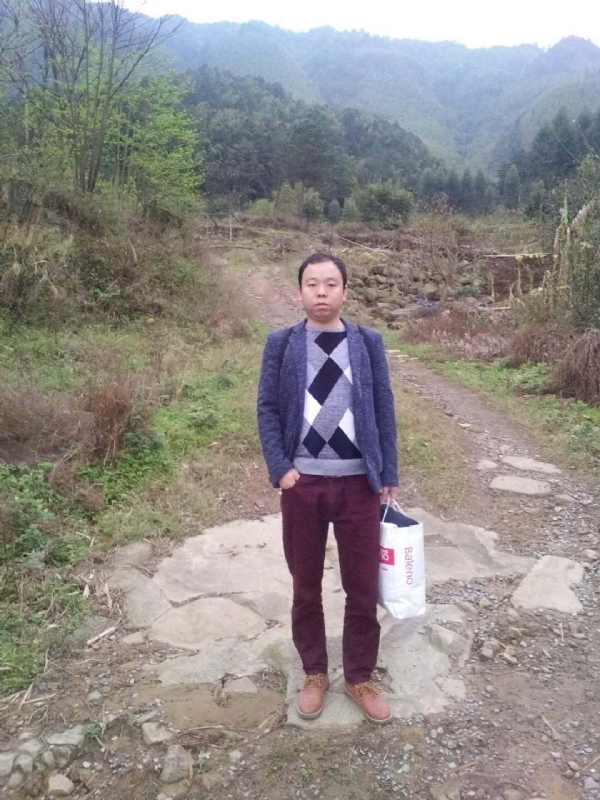 奋斗的第一张照片--济宁相亲服务中心
