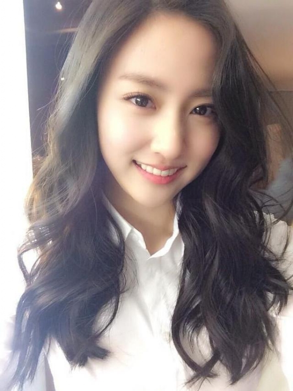 等爱的易微的第一张照片--济宁相亲服务中心