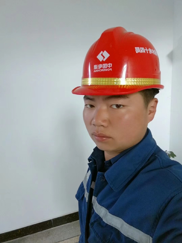 小公牛的第一张照片--济宁相亲服务中心