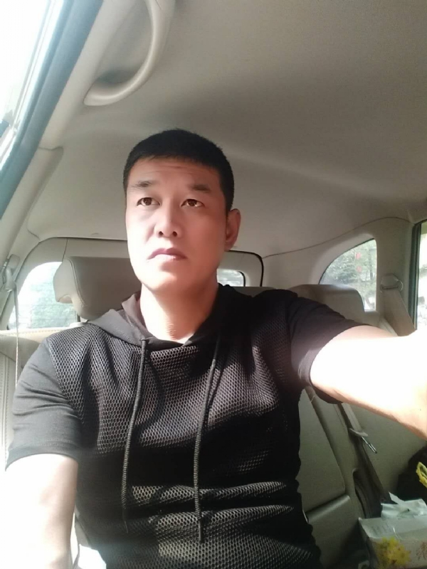 深爱的疯子的第一张照片--济宁相亲服务中心
