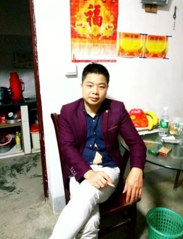 蓝色的微笑的第一张照片--济宁相亲服务中心