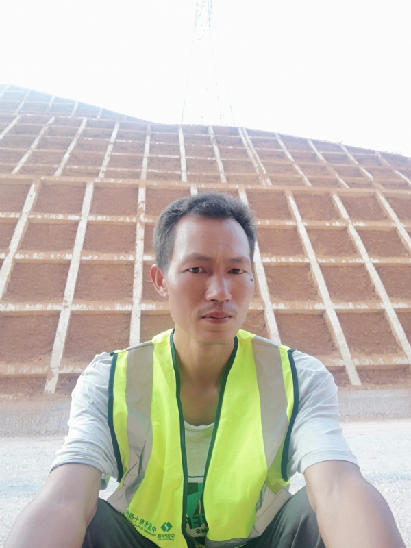 哥们的第一张照片--济宁相亲服务中心