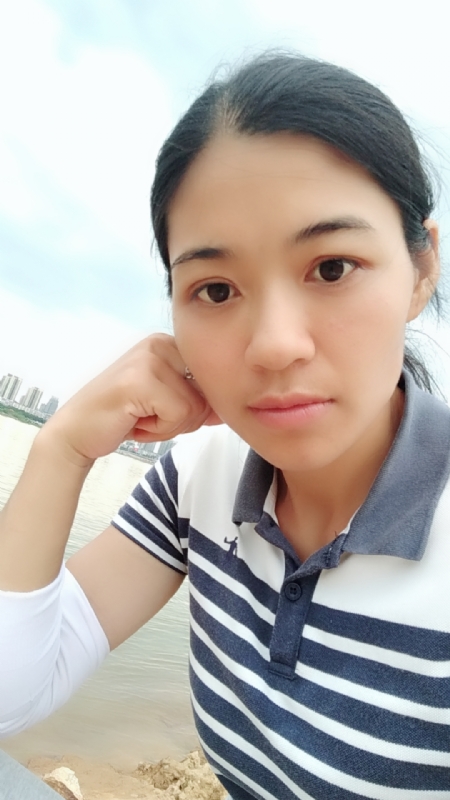 梅子的第一张照片--济宁相亲服务中心