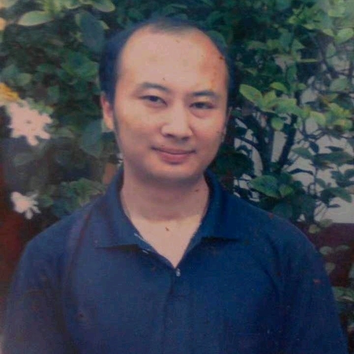 石峰里的生命的第一张照片--济宁相亲服务中心