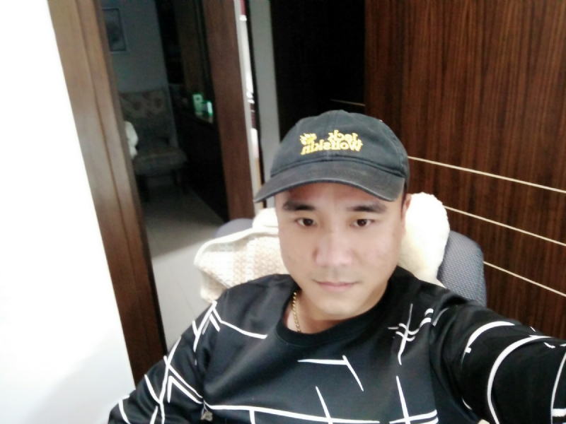 坚持我爱的第一张照片--济宁相亲服务中心