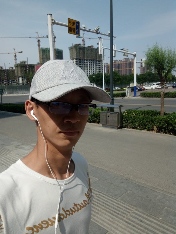 挥一挥手什么都没有的第一张照片--济宁相亲服务中心