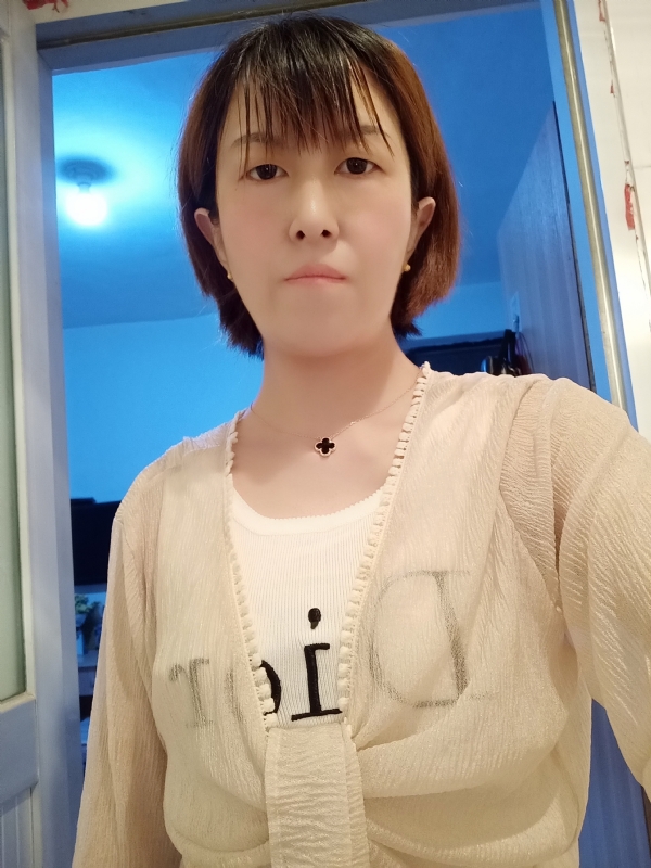 芬儿的第一张照片--济宁相亲服务中心