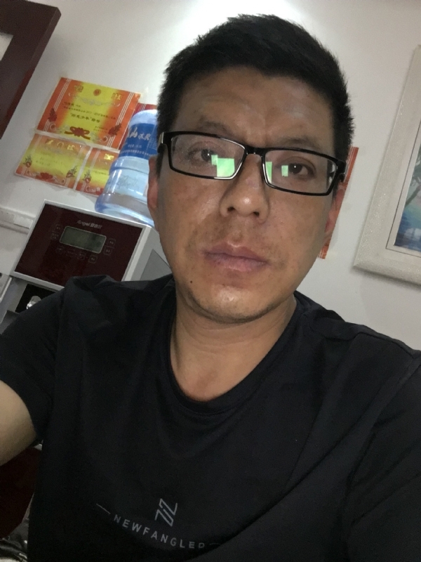 牵手的第三张照片--济宁相亲服务中心