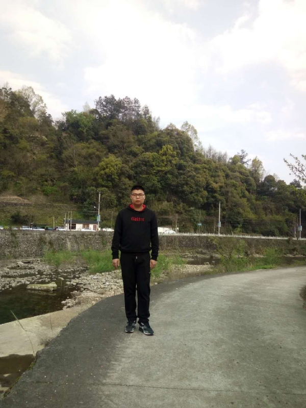 等着上钩的鱼的第一张照片--济宁相亲服务中心