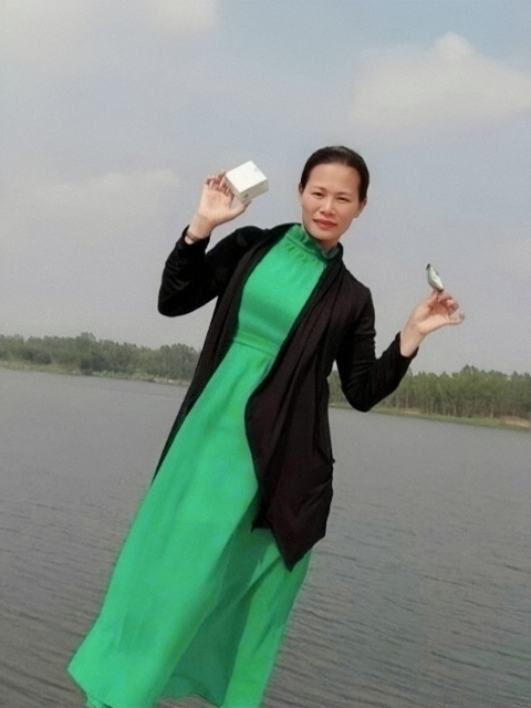 李梅的第三张照片--济宁相亲服务中心