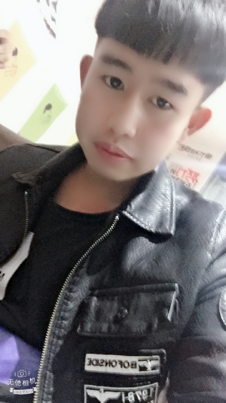 军绿色的第一张照片--济宁相亲服务中心