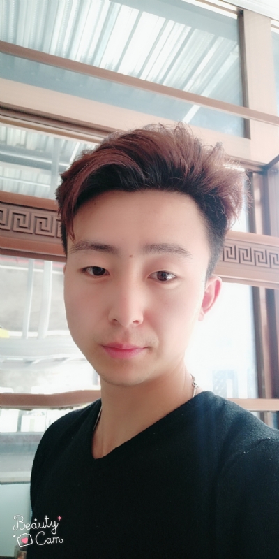 拼命微笑的第二张照片--济宁相亲服务中心