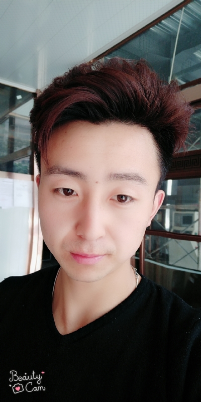 拼命微笑的第三张照片--济宁相亲服务中心