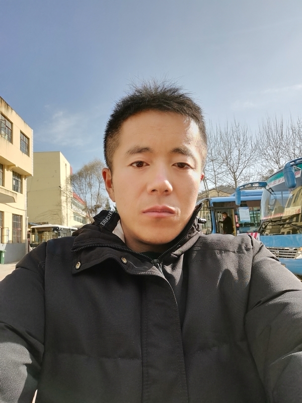 孤独的云的第三张照片--济宁相亲服务中心