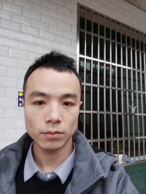 笑得那么开心的第一张照片--济宁相亲服务中心