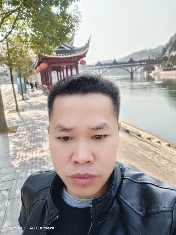 啊锦的第一张照片--济宁相亲服务中心