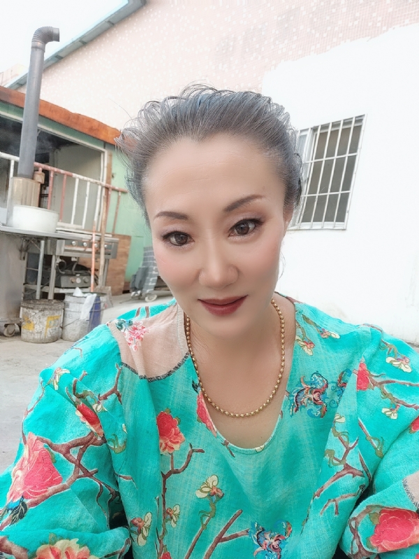 燕子的第三张照片--济宁相亲服务中心