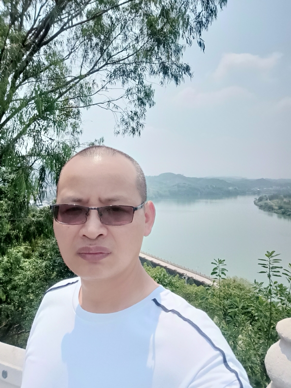 随缘随性的第一张照片--济宁相亲服务中心