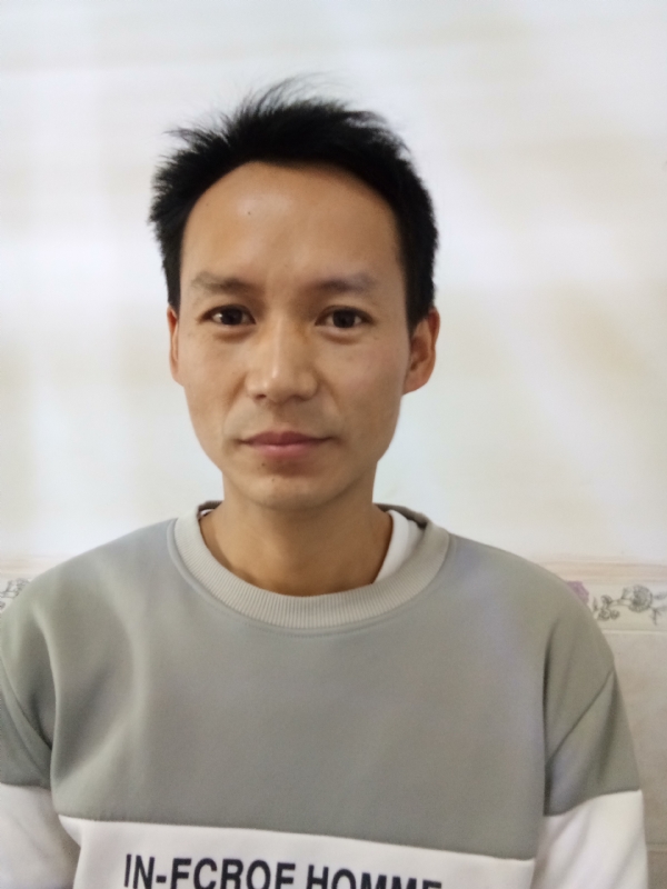 单亲爸爸的第一张照片--济宁相亲服务中心