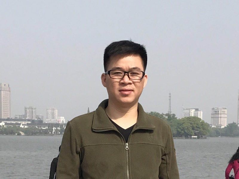 孔雀鱼的第一张照片--济宁相亲服务中心