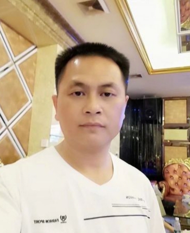 小梁的第一张照片--济宁相亲服务中心