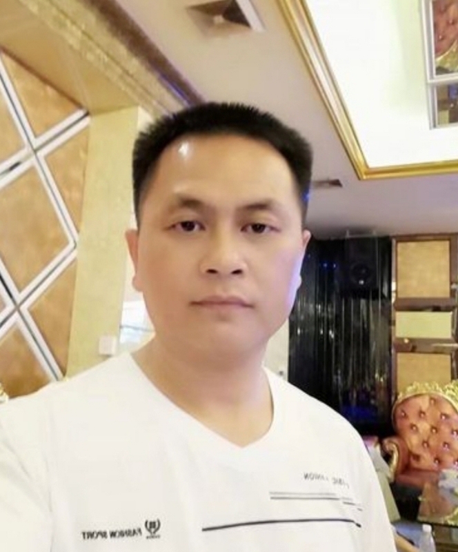 小梁的第二张照片--济宁相亲服务中心