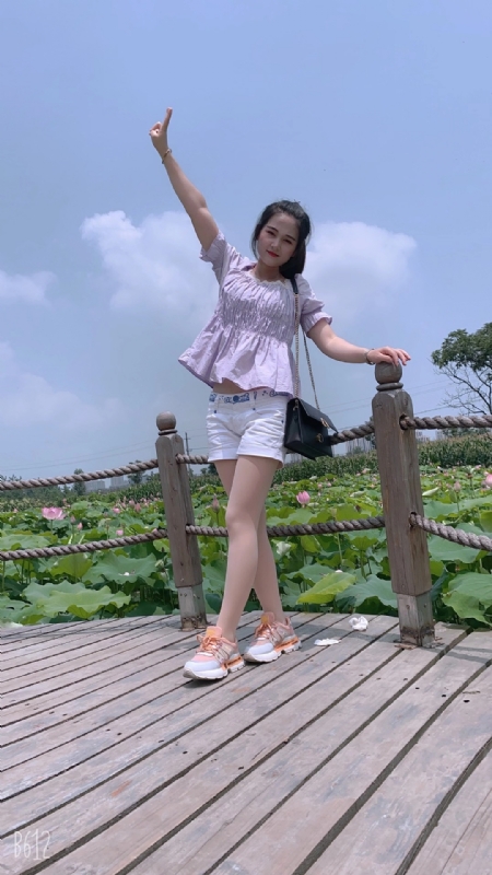 秋水伊人的第一张照片--济宁相亲服务中心
