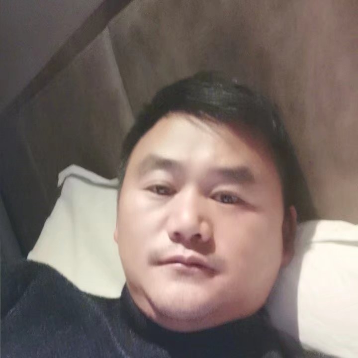 奔跑的第四张照片--济宁相亲服务中心