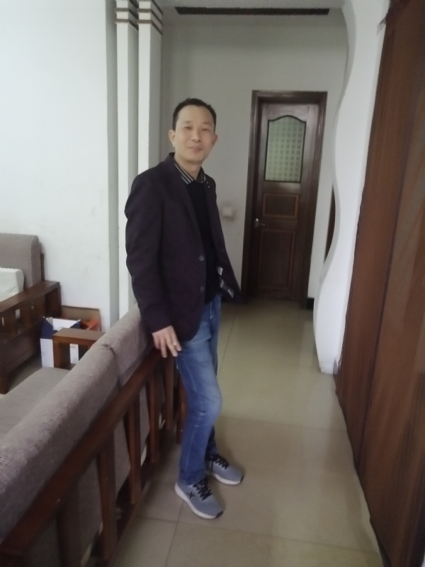 相亲相爱的第二张照片--济宁相亲服务中心