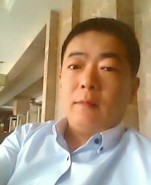 落叶随风的第一张照片--济宁相亲服务中心