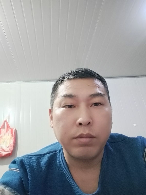 开着拖拉机去兜风的第一张照片--济宁相亲服务中心