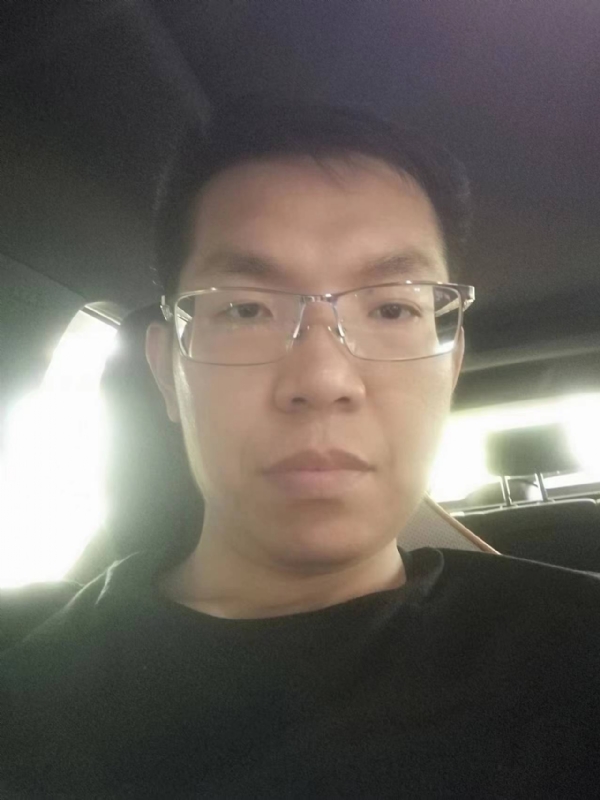 小黑包的第一张照片--济宁相亲服务中心
