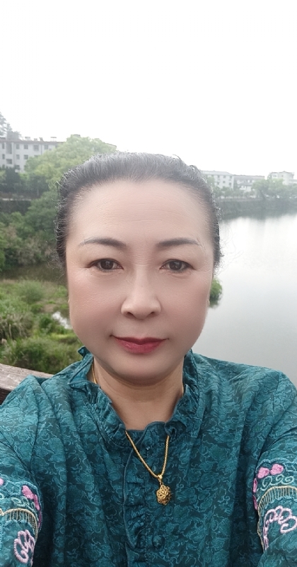 雨中情的第一张照片--济宁相亲服务中心