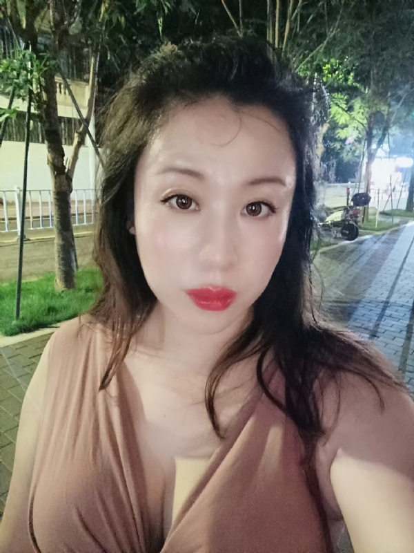叶子青青的第一张照片--济宁相亲服务中心