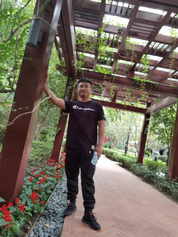 会飞的鱼的第三张照片--济宁相亲服务中心