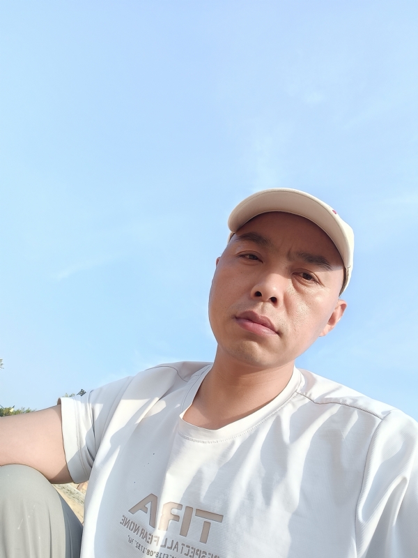 哥哥的第一张照片--济宁相亲服务中心