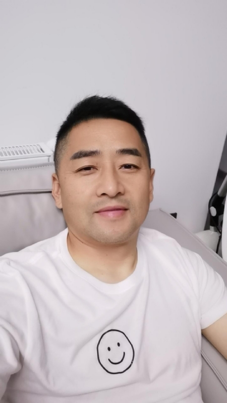 向阳而生的第一张照片--济宁相亲服务中心