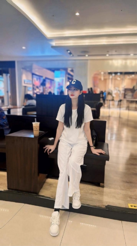 卖火柴的小女孩的第一张照片--济宁相亲服务中心