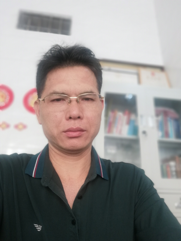 后视镜的第一张照片--济宁相亲服务中心