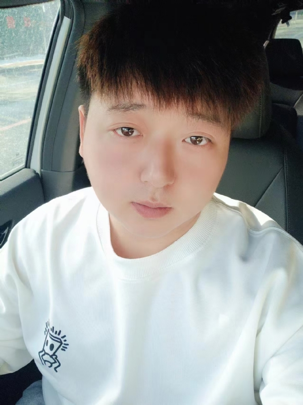 可乐加冰的第一张照片--济宁相亲服务中心