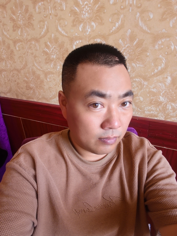 擦亮眼睛向前看的第一张照片--济宁相亲服务中心