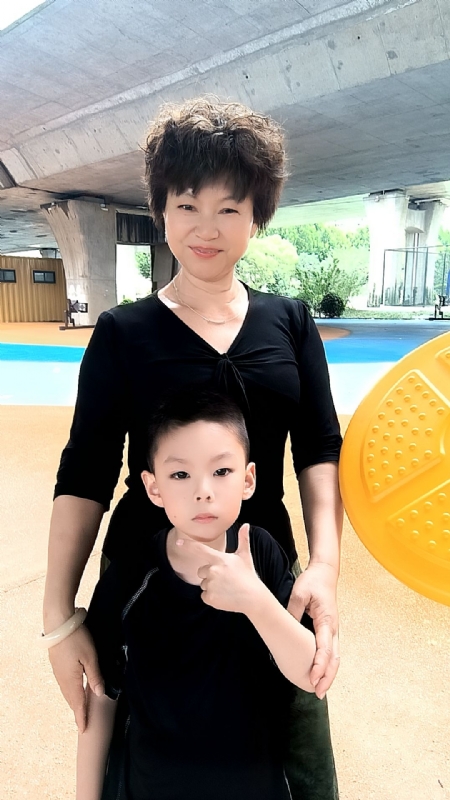 火凤凰的第一张照片--济宁相亲服务中心