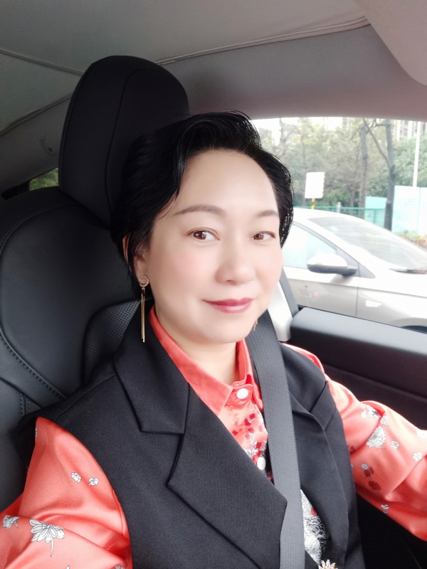 艳阳天的第二张照片--济宁相亲服务中心
