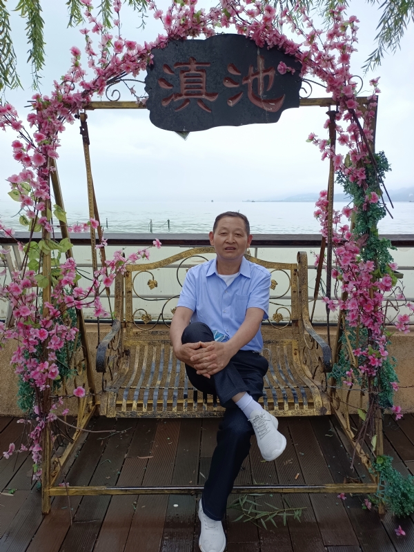奋斗的第二张照片--济宁相亲服务中心