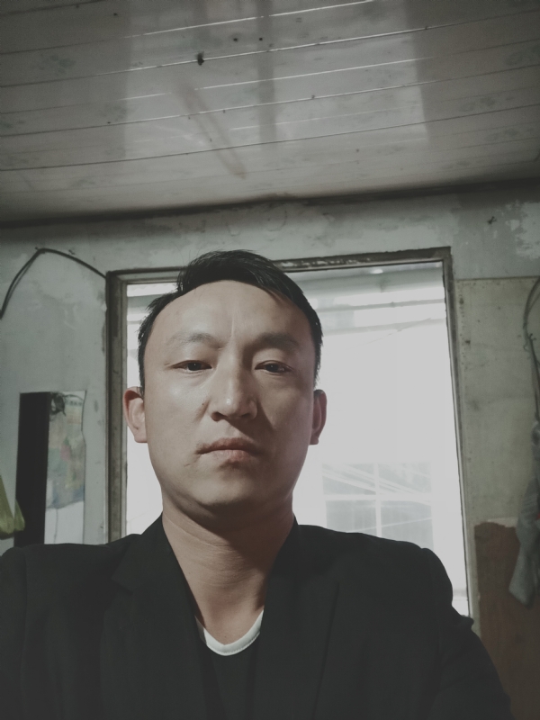 放弃爱你的第一张照片--济宁相亲服务中心