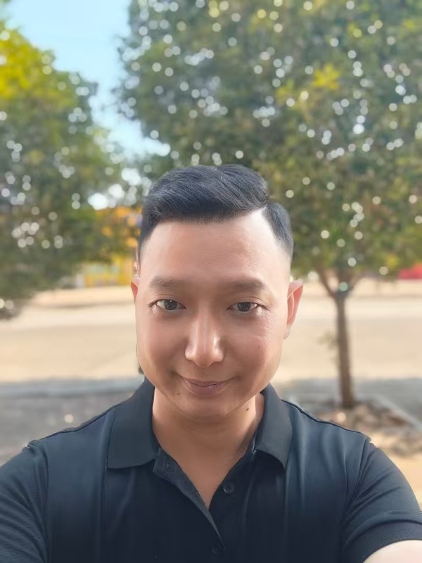 巷子里的猫的第一张照片--济宁相亲服务中心