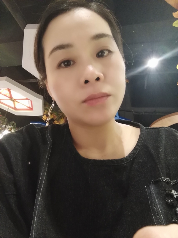 喜欢黑巧的第一张照片--济宁相亲服务中心